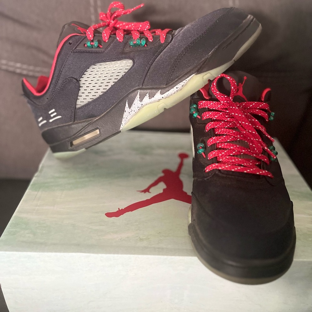 Air Jordan 5 Retro Low SP - Black/Classic Jade-Fire Red - Size 10.5